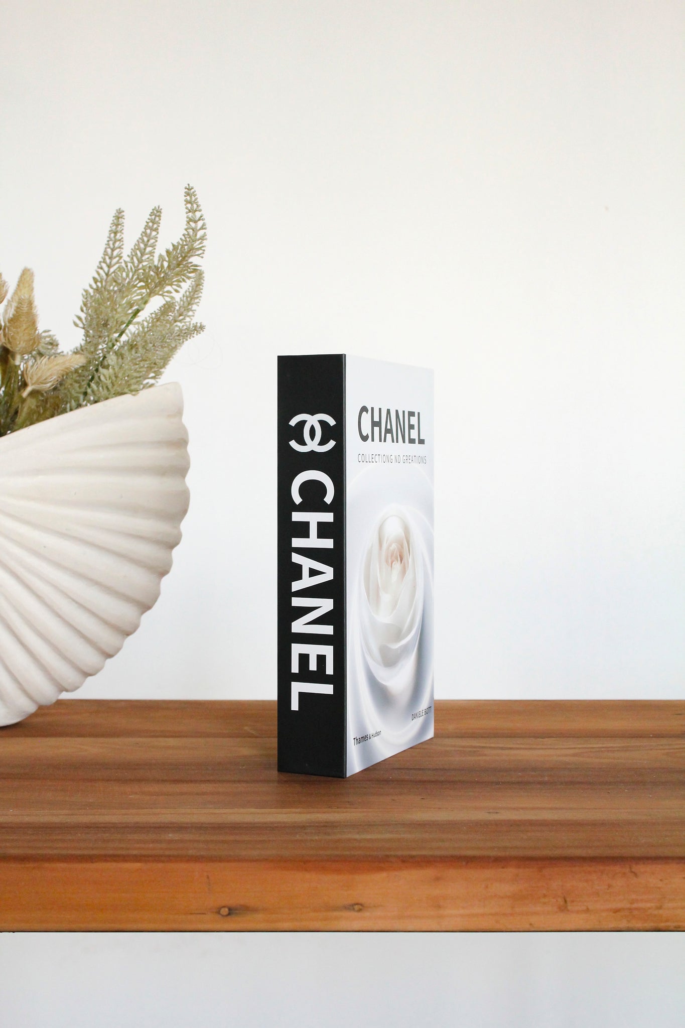 Caja Libro "Chanel"