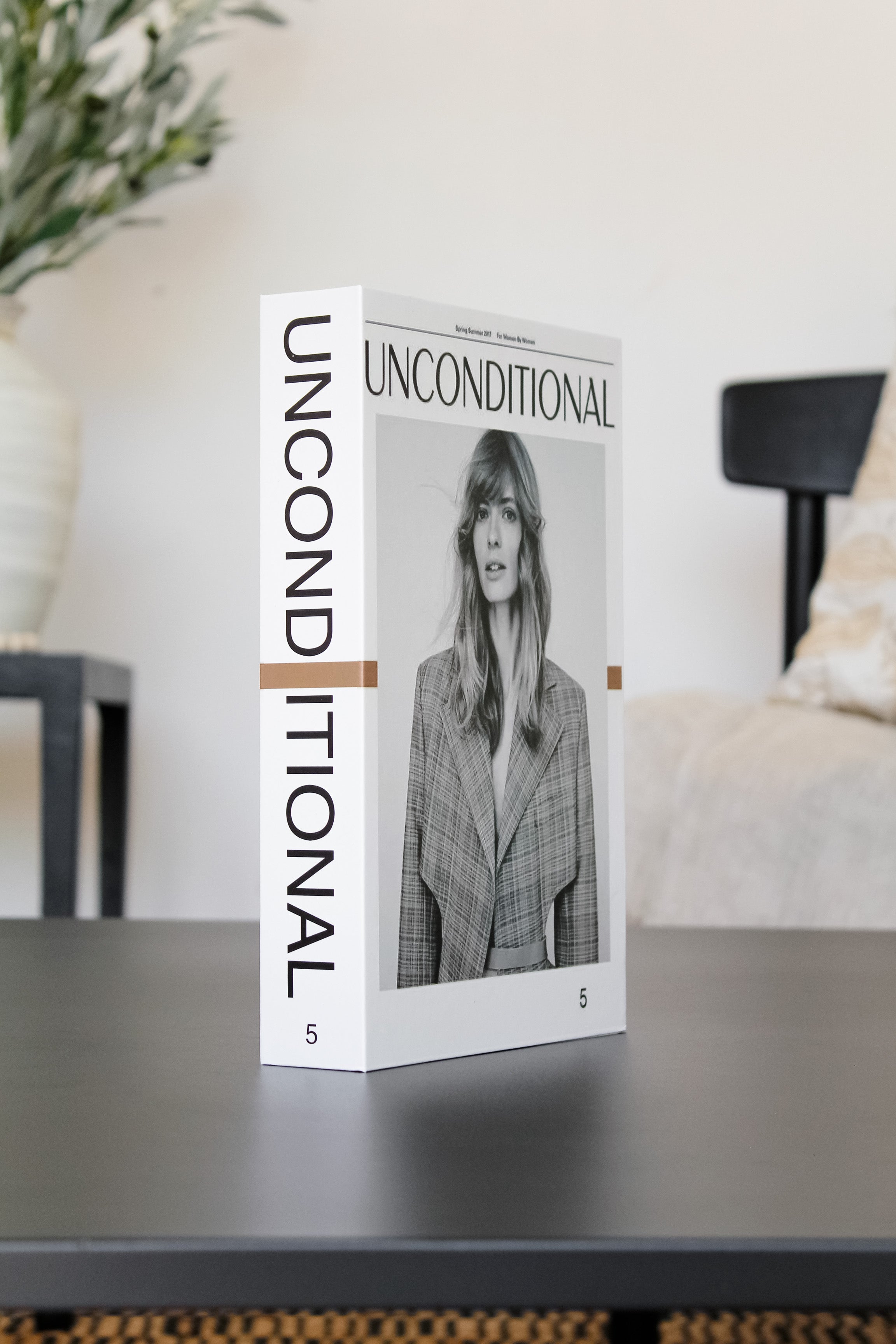 Caja Libro "Unconditional"
