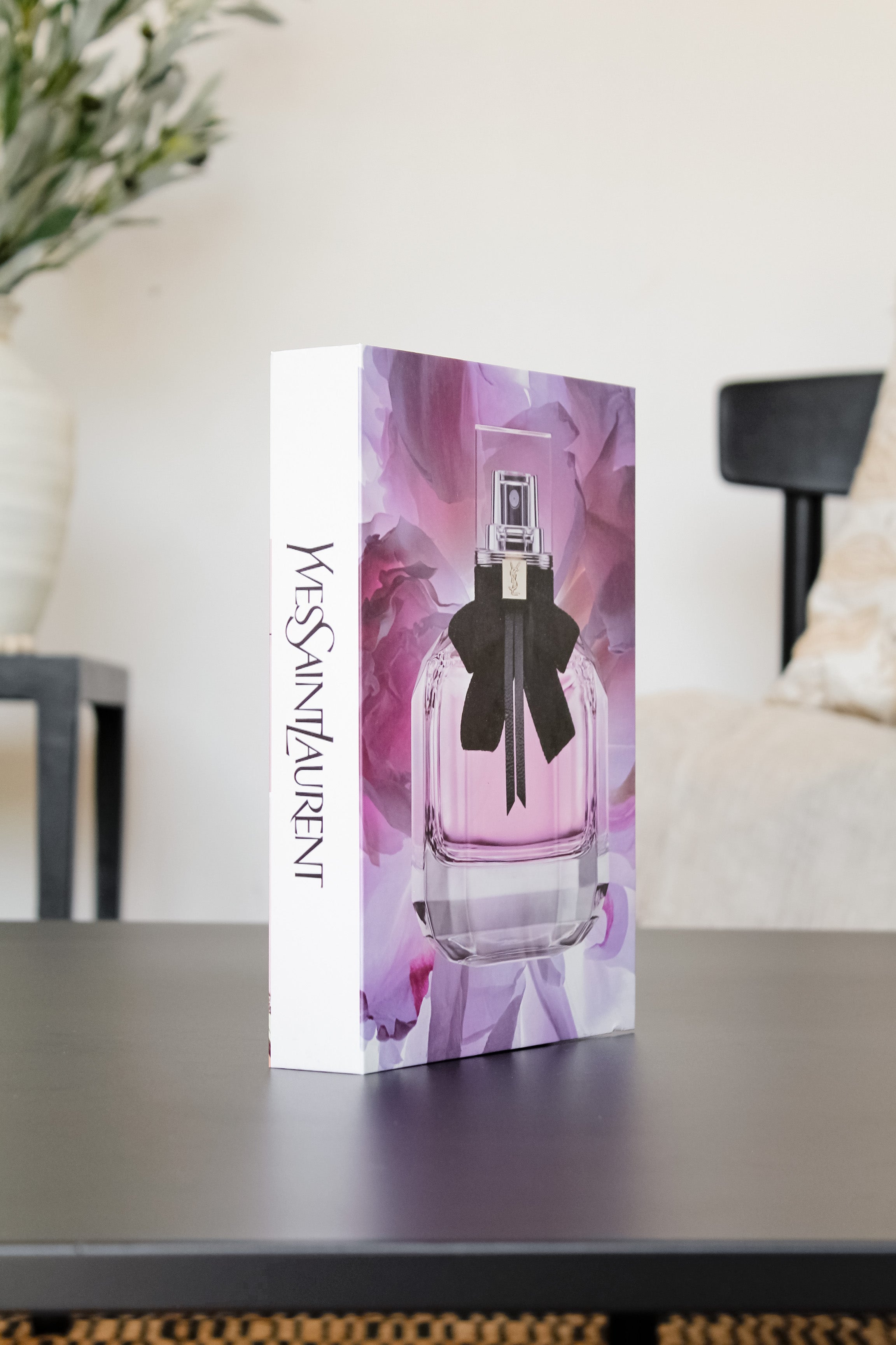 Imitación Libro "Yves Saint Lauren"