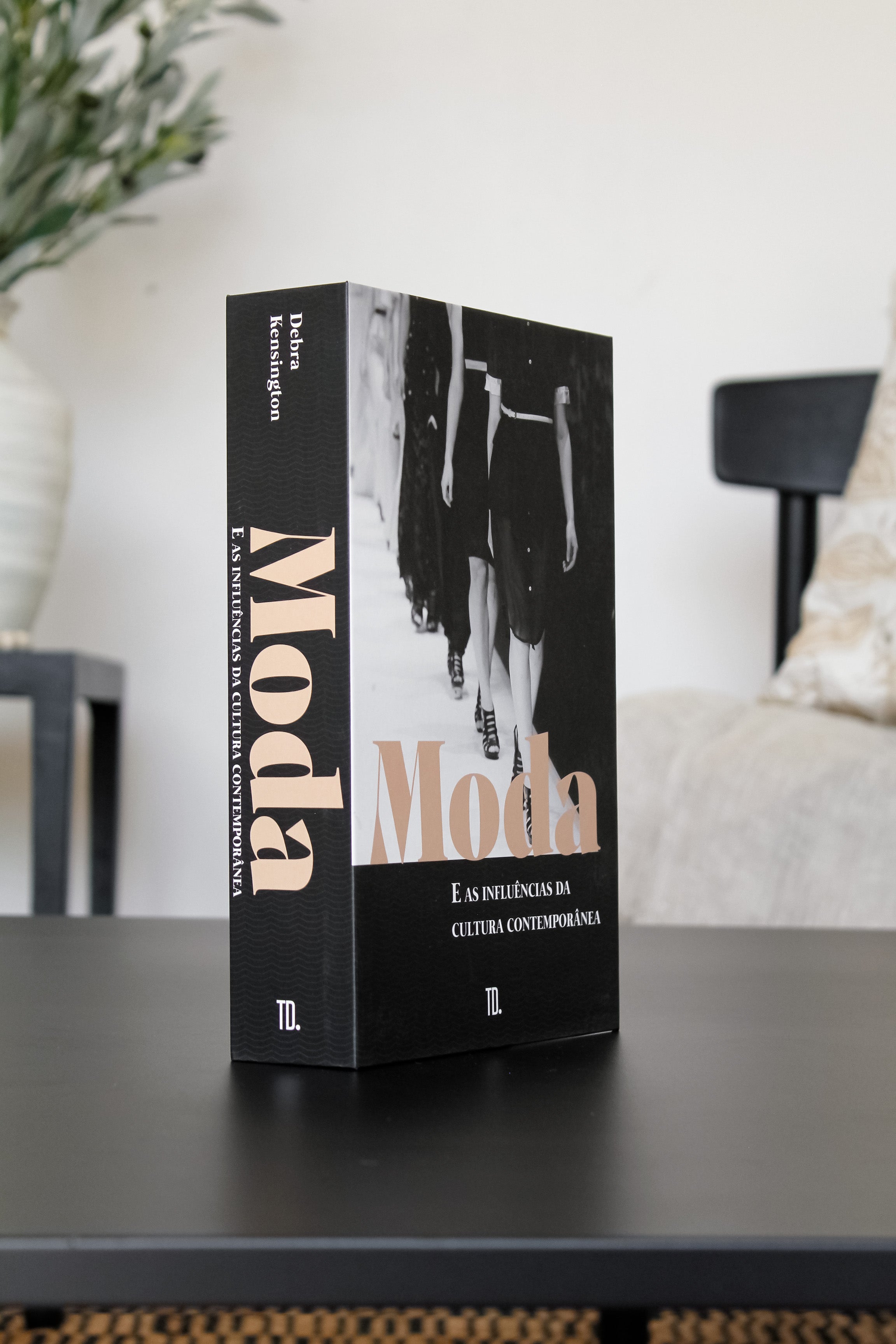 Caja Libro "Moda Contemporánea"