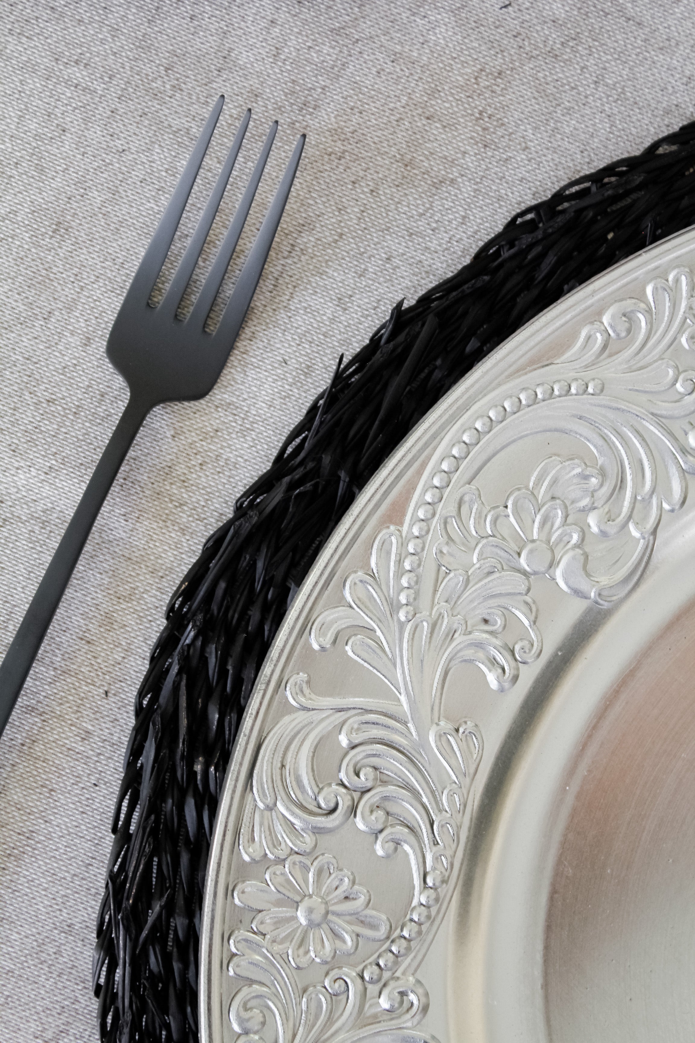 Plato Borde Ornamental Plateado