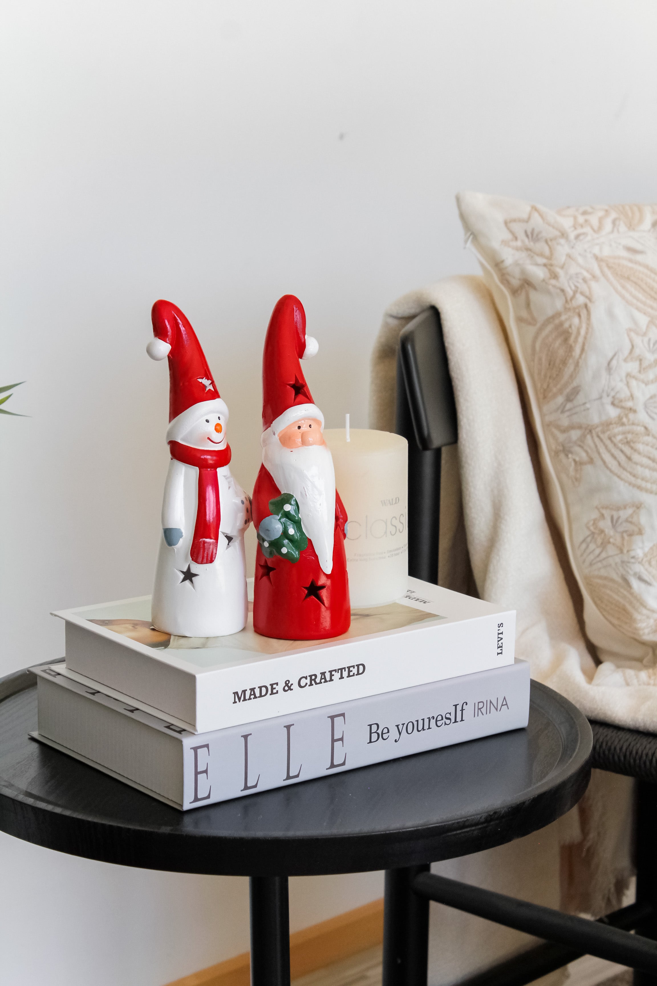 Figura Led con Gorro Navideño