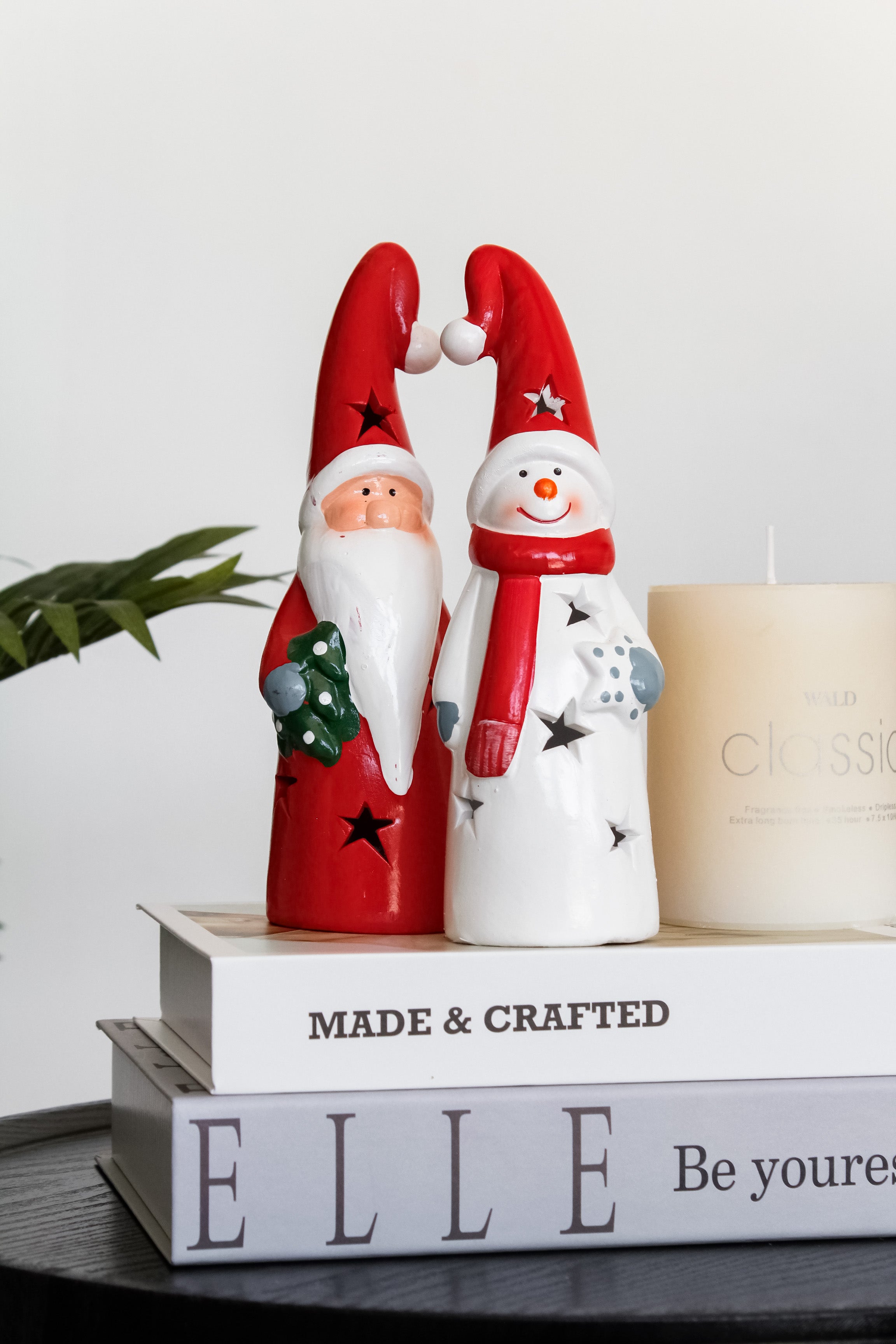 Figura Led con Gorro Navideño