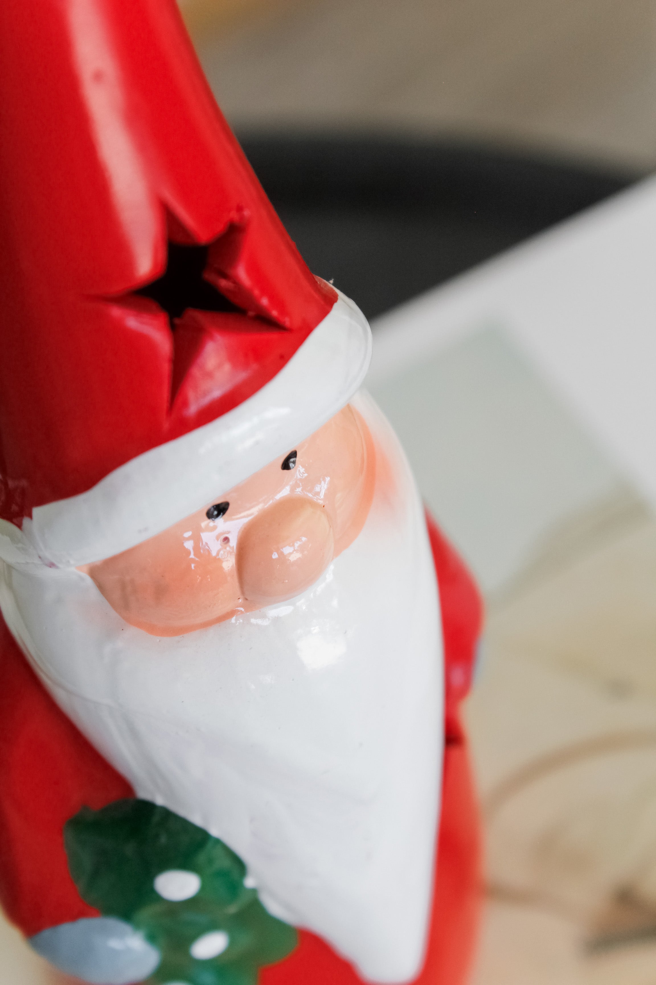 Figura Led con Gorro Navideño