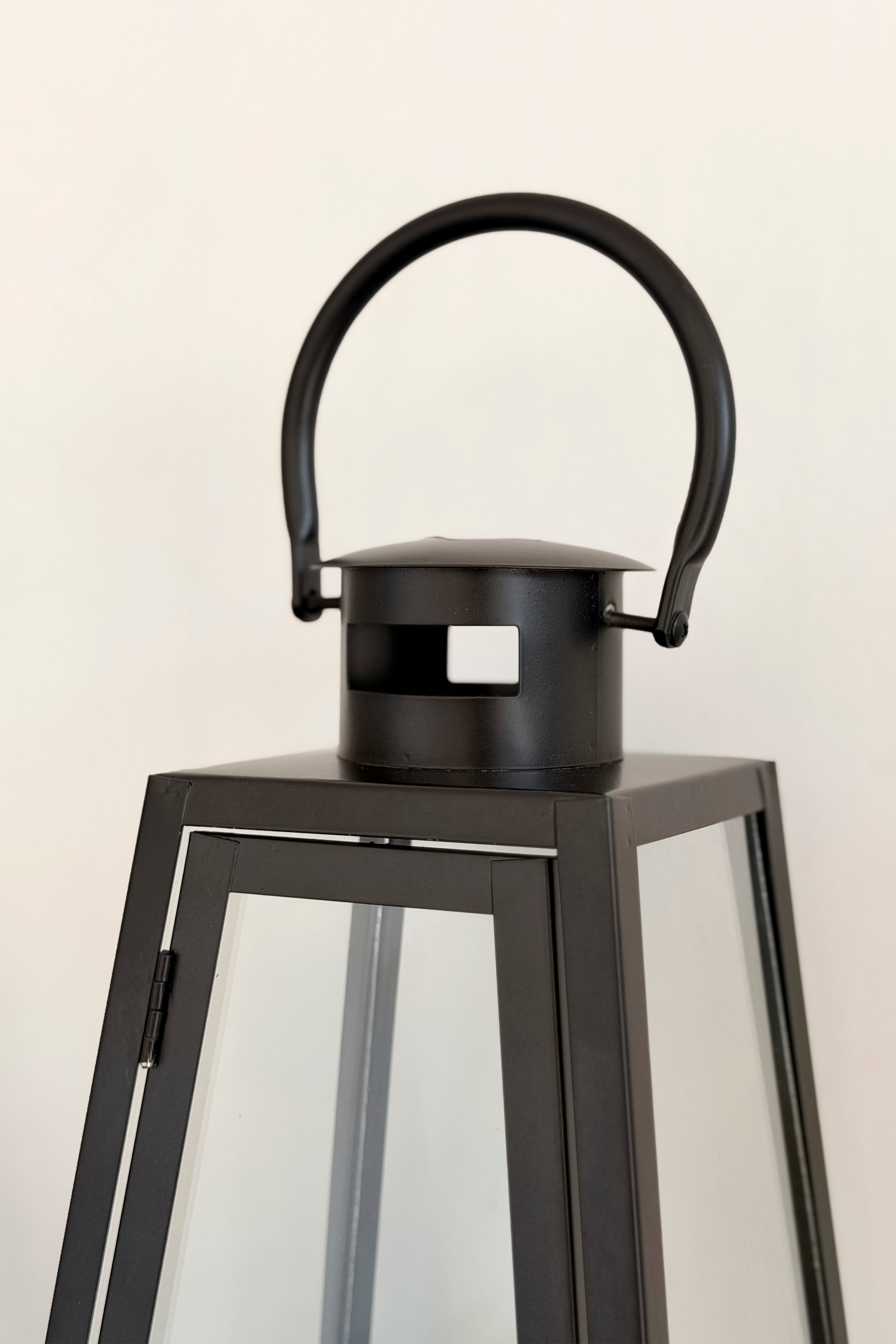 Fanal Metal Pirámide Negro