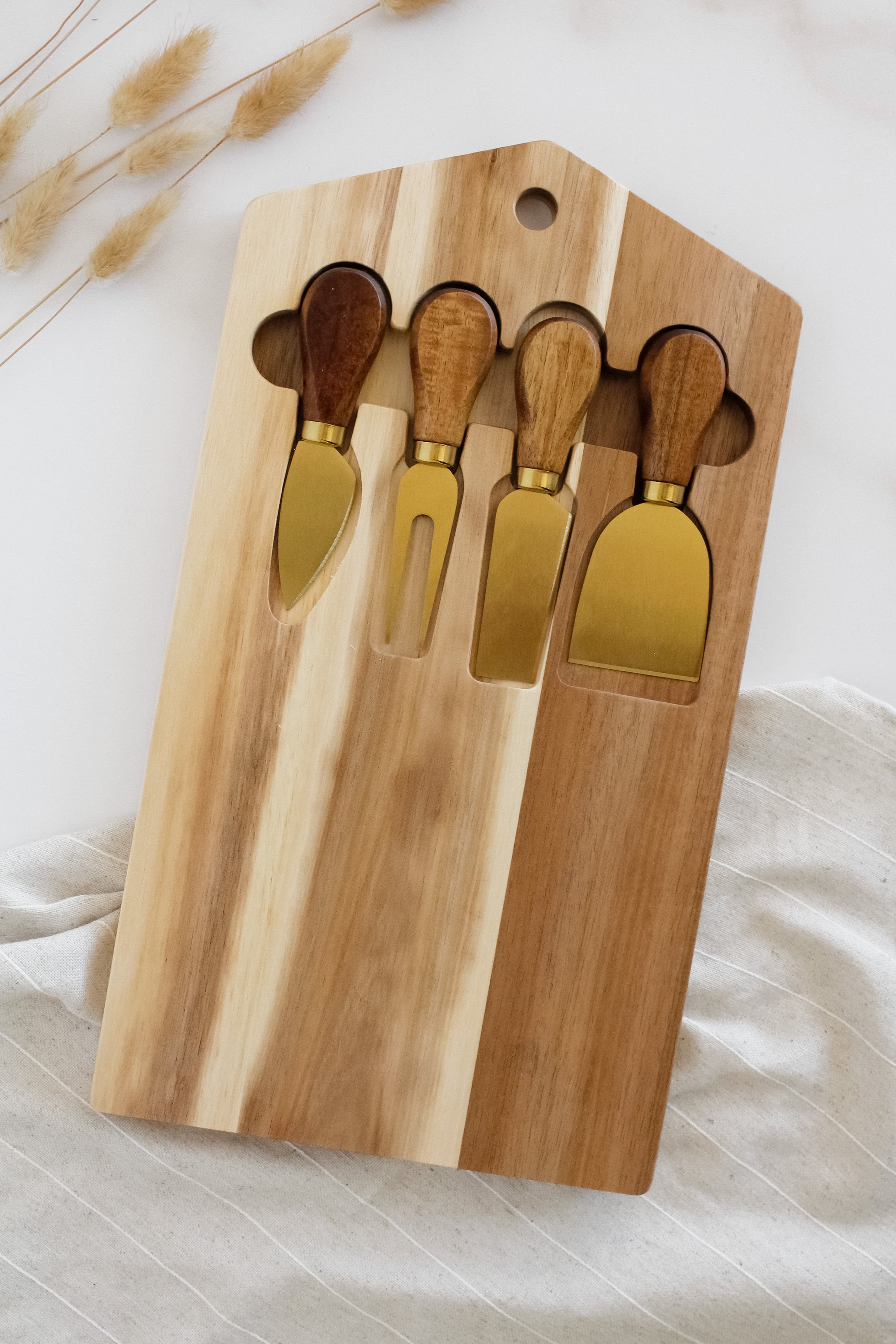 Set Tabla y Cubiertos Aperitivo Dorado