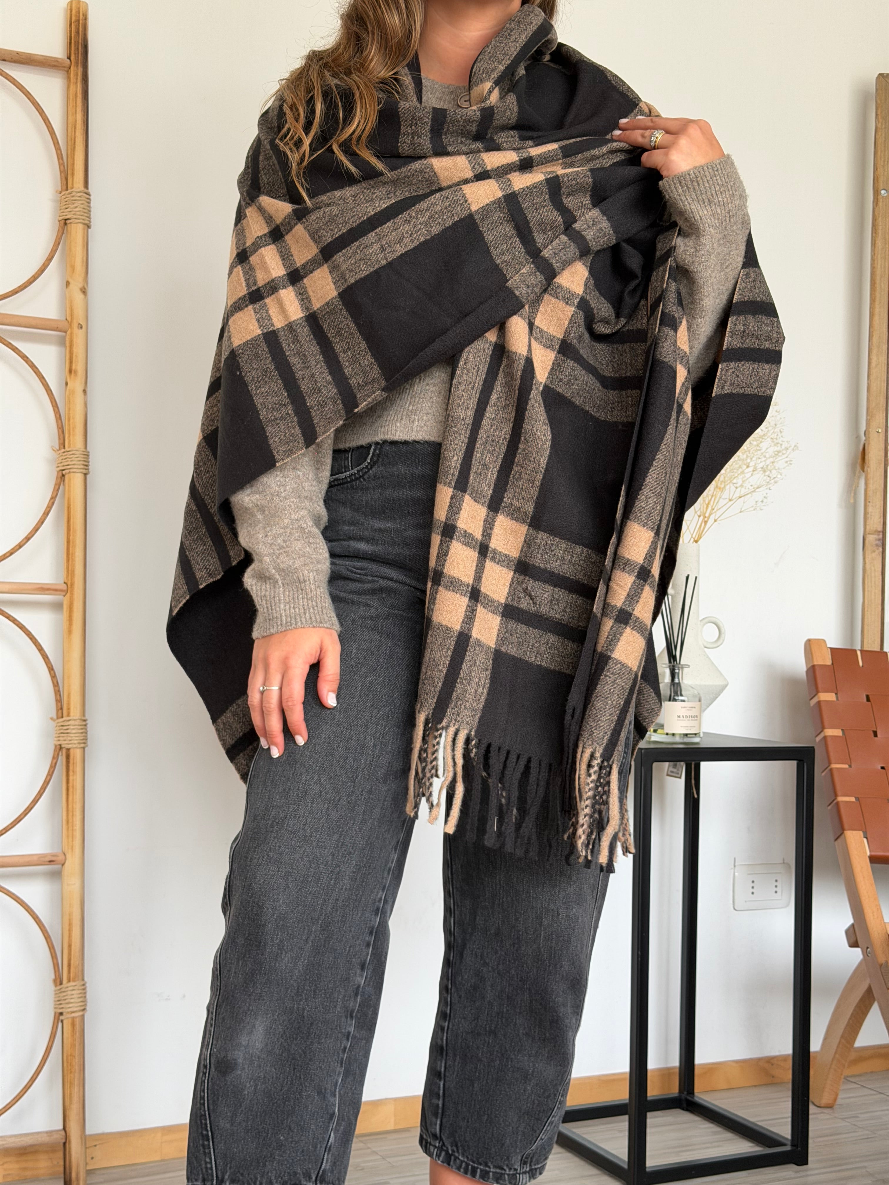 Poncho Negro