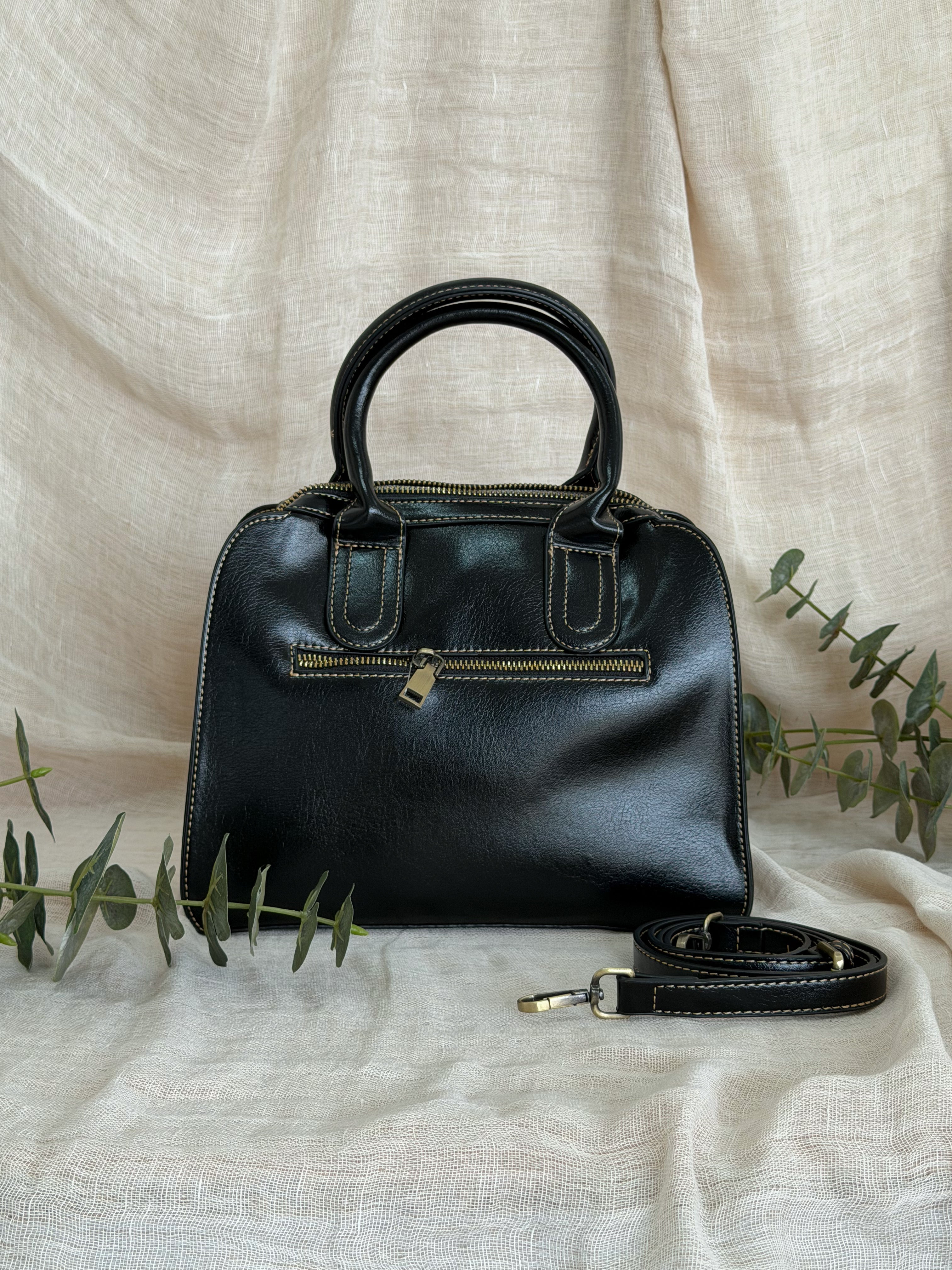 Cartera Cuero Rígida