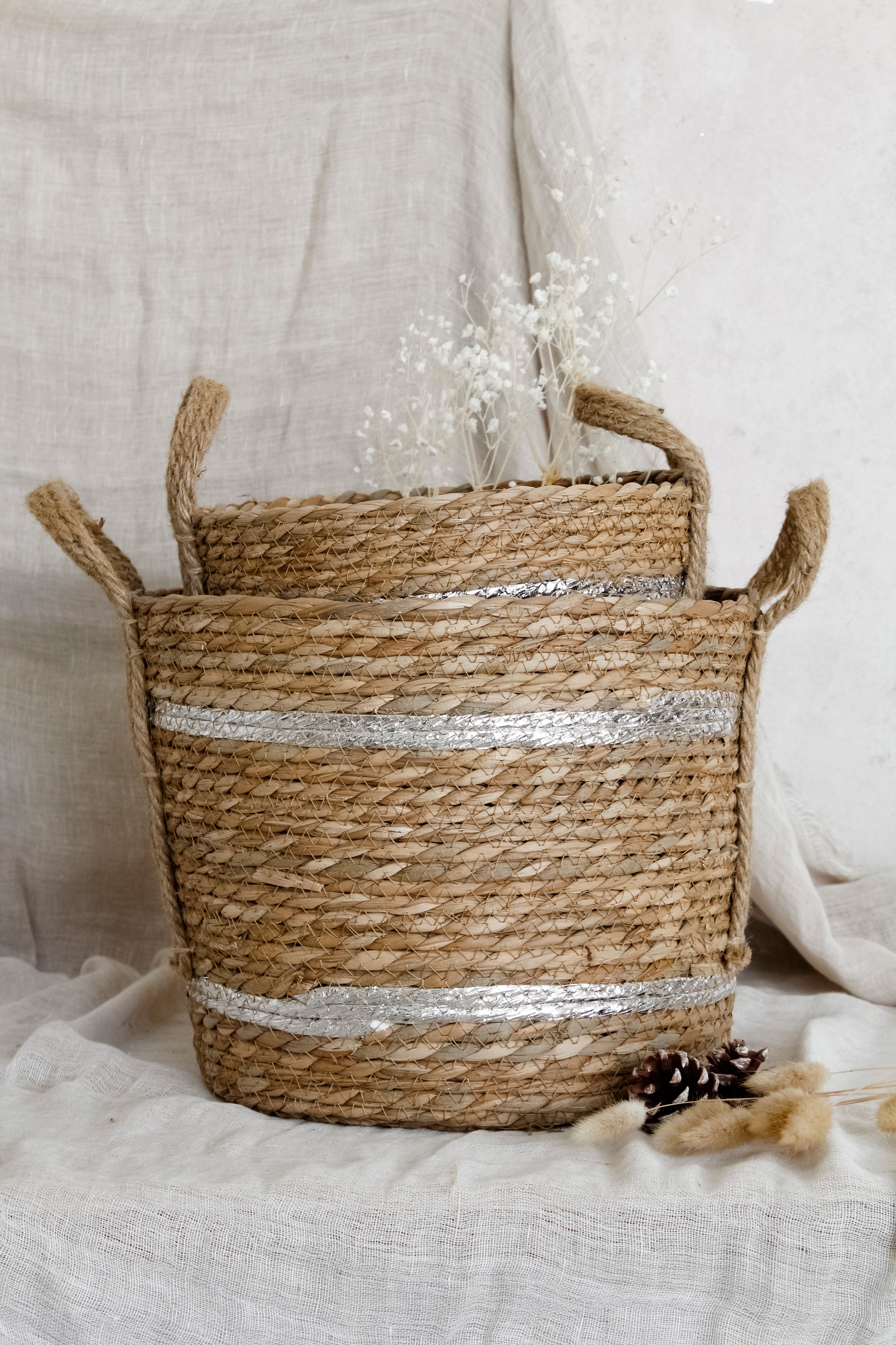 Canasto Fibra Líneas Plateadas