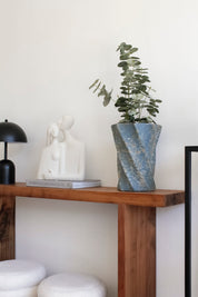 Jarrón Cerámica Azul Torcido