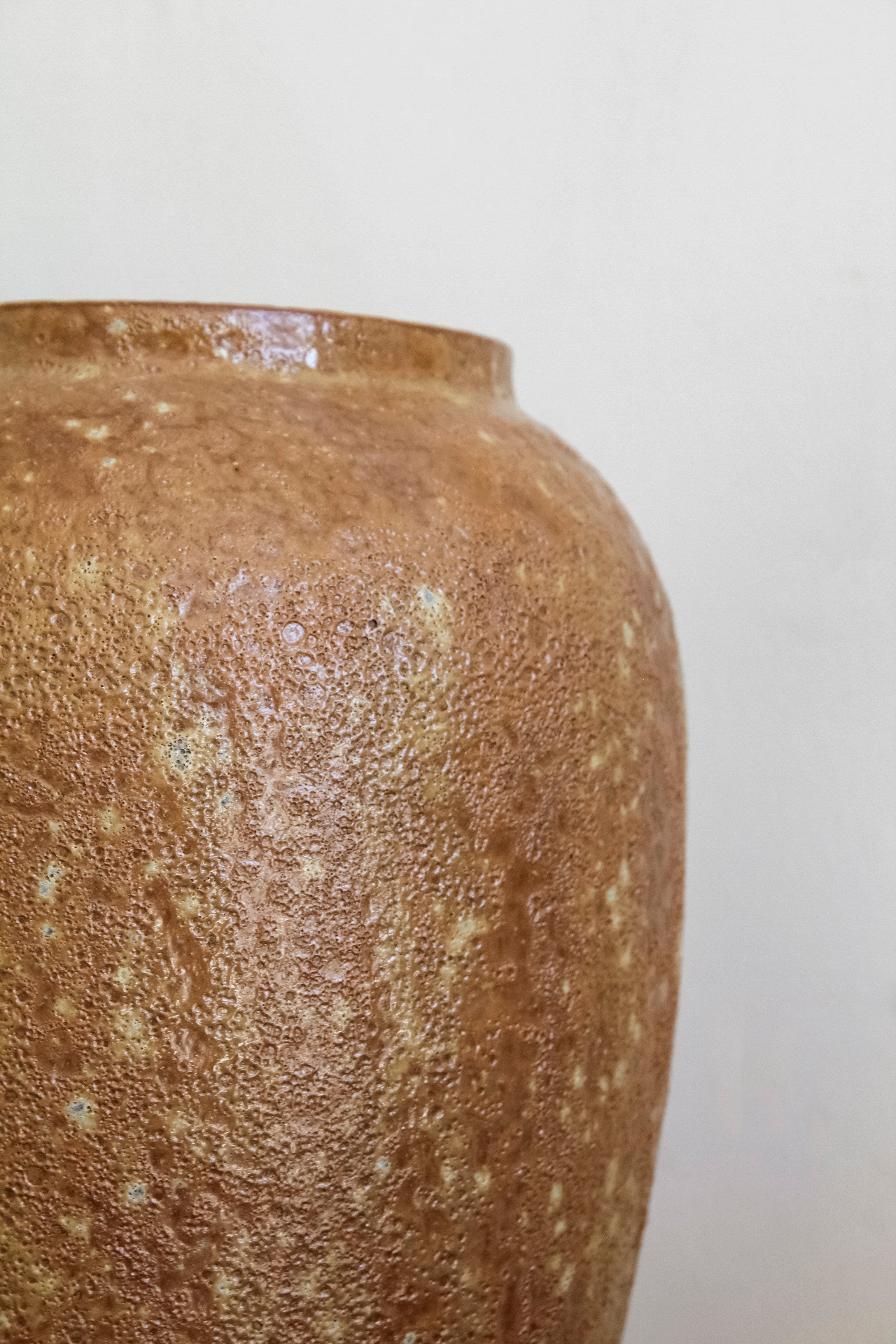 Jarrón Cerámica Café Irregular