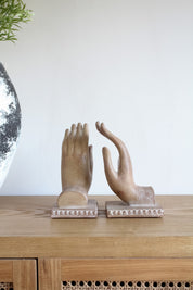 Topes de libro Manos