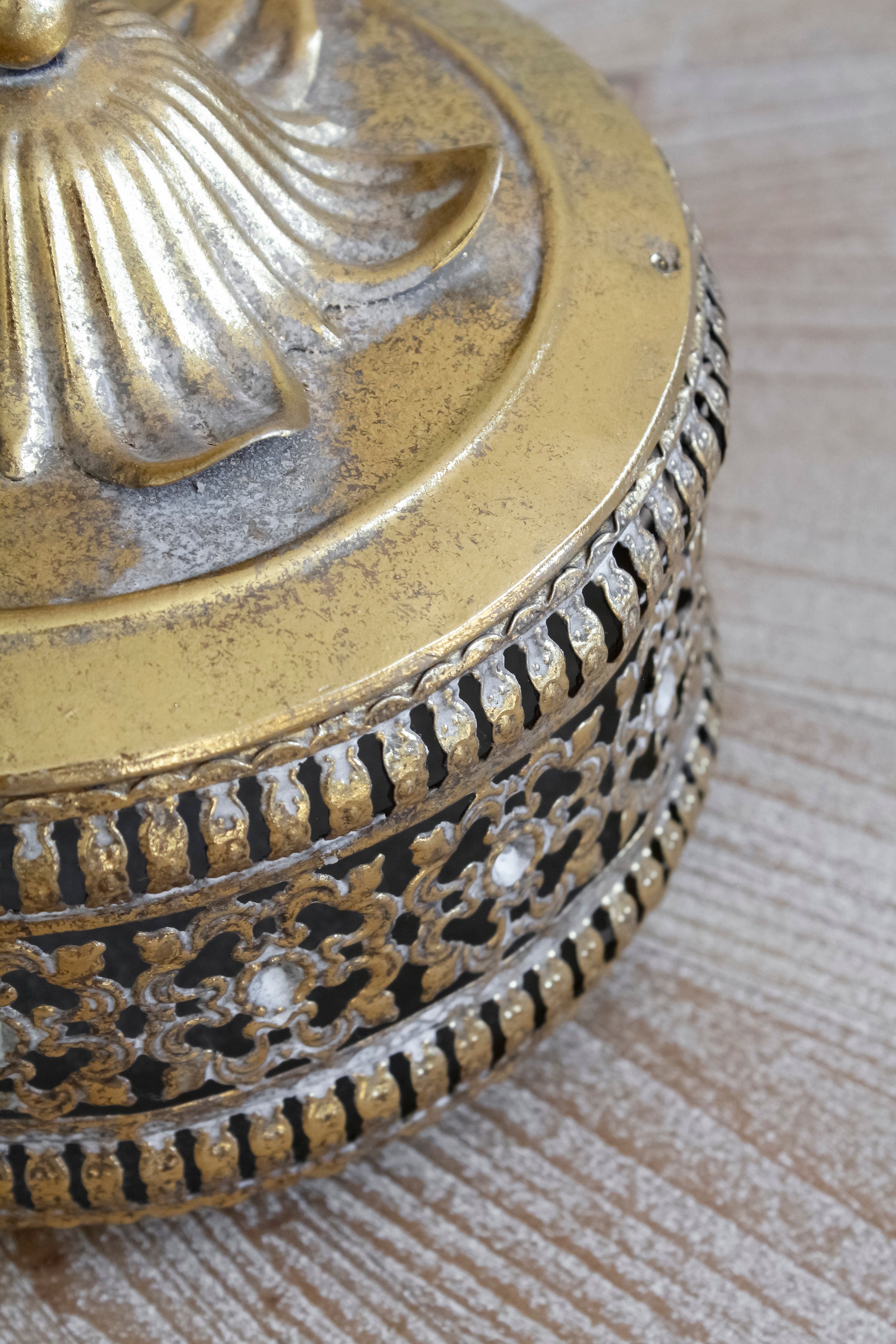 Caja Redonda Dorada Metal