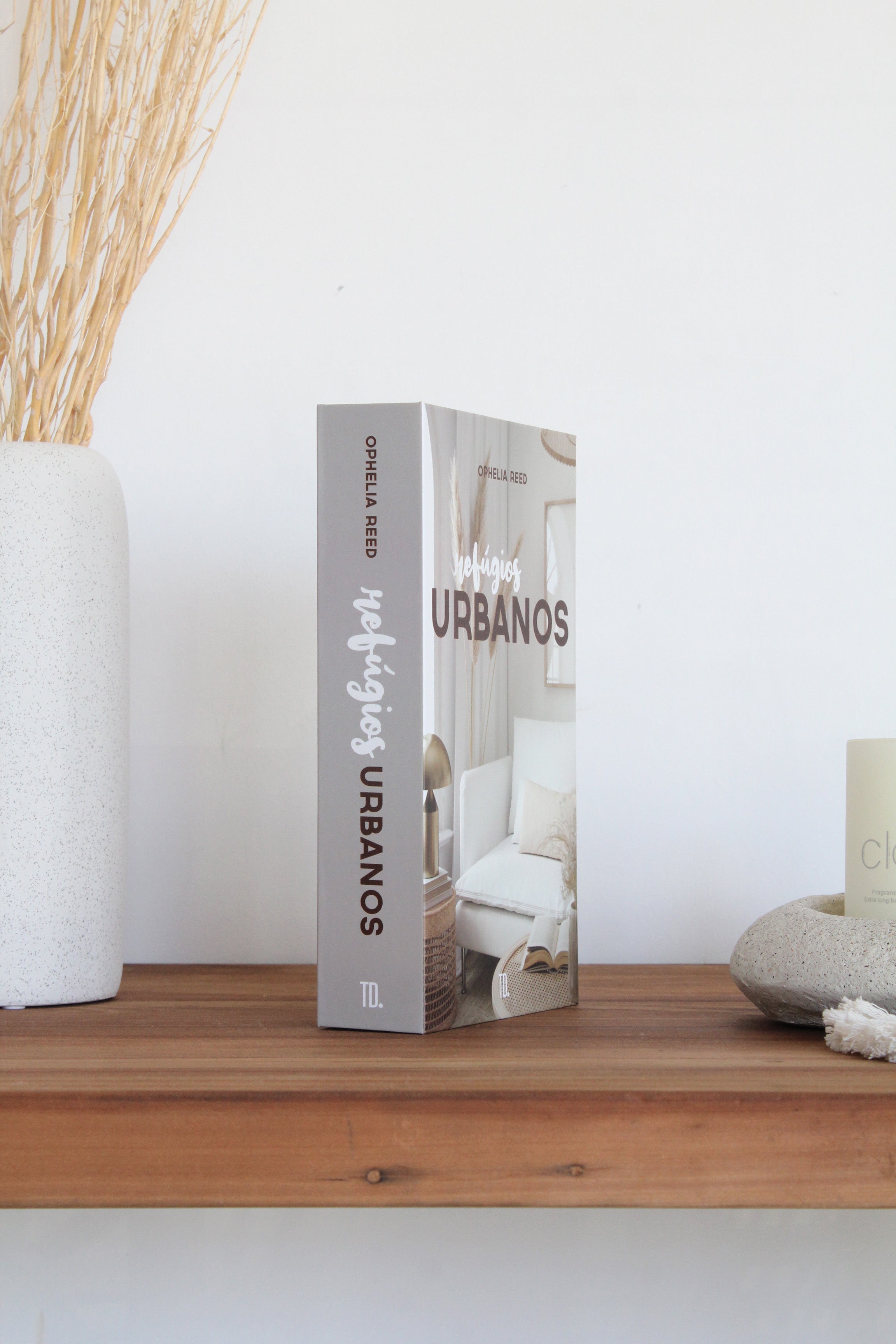 Caja Libro "Refugios"