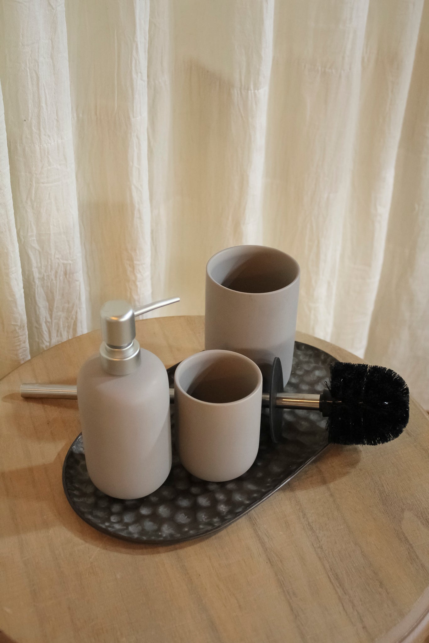 Set de Baño Cerámica Gris Tres Piezas