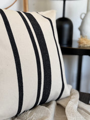 Funda Cojín Crudo Franjas Negras