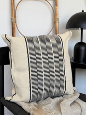 Funda Cojín Crudo Entramada Negra