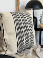 Funda Cojín Crudo Entramada Negra