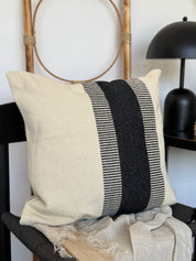 Funda Cojín rudo Negra Central