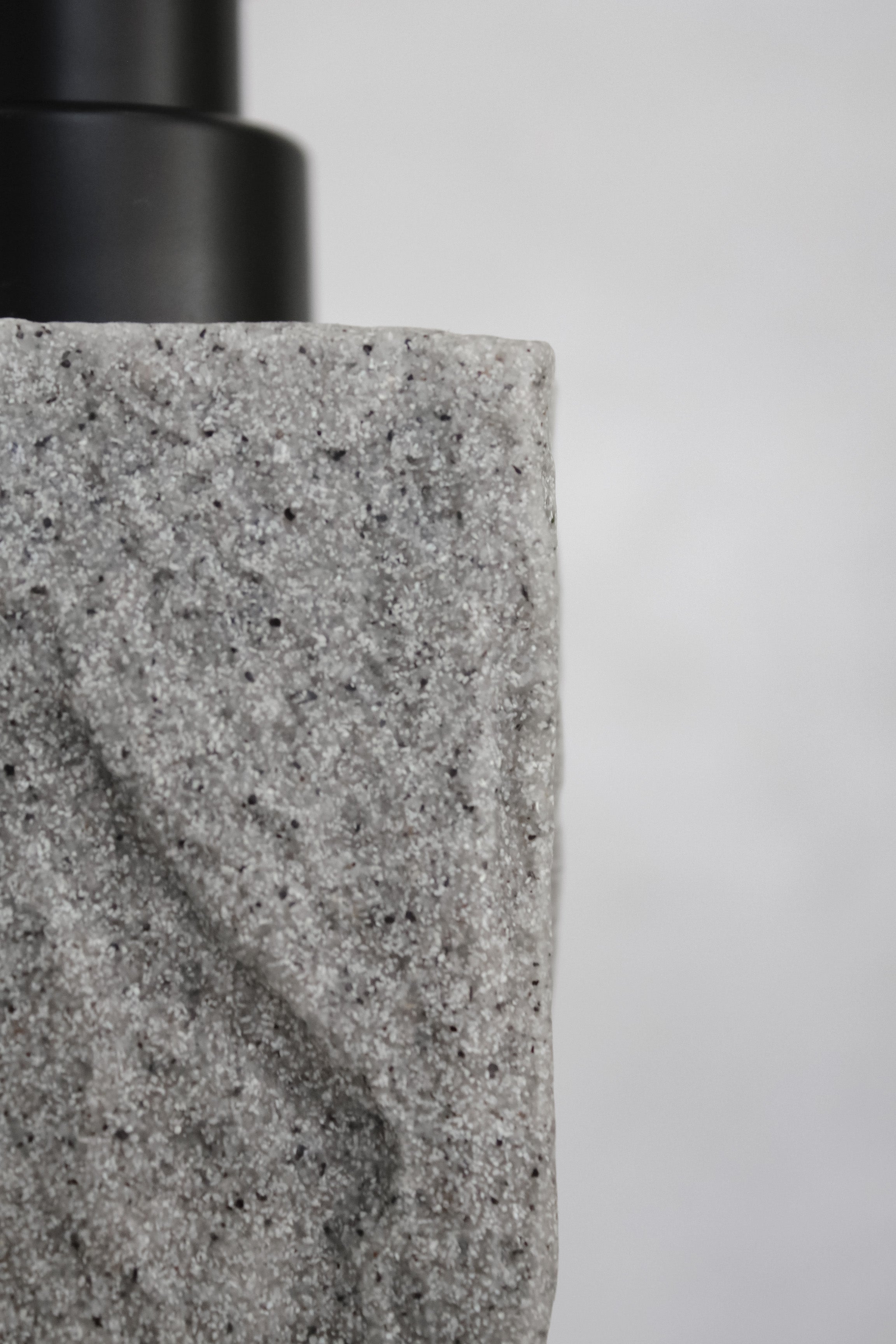 Dispensador Piedra Gris