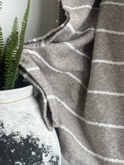 Manta Gris linea Blanca