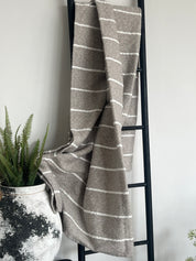 Manta Gris linea Blanca