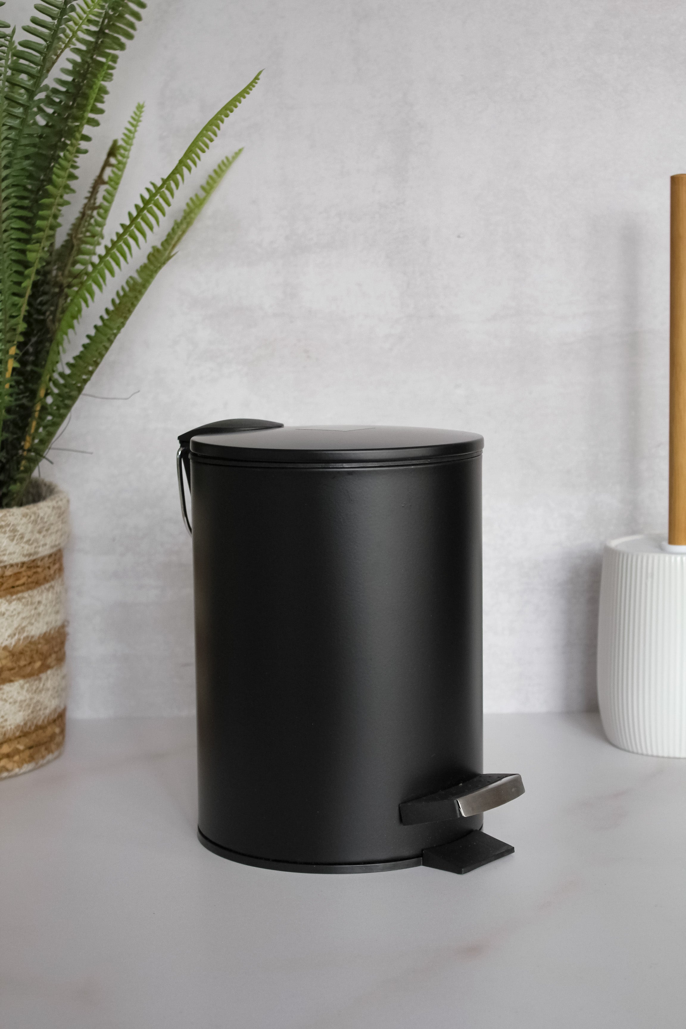 Basurero Metal Negro