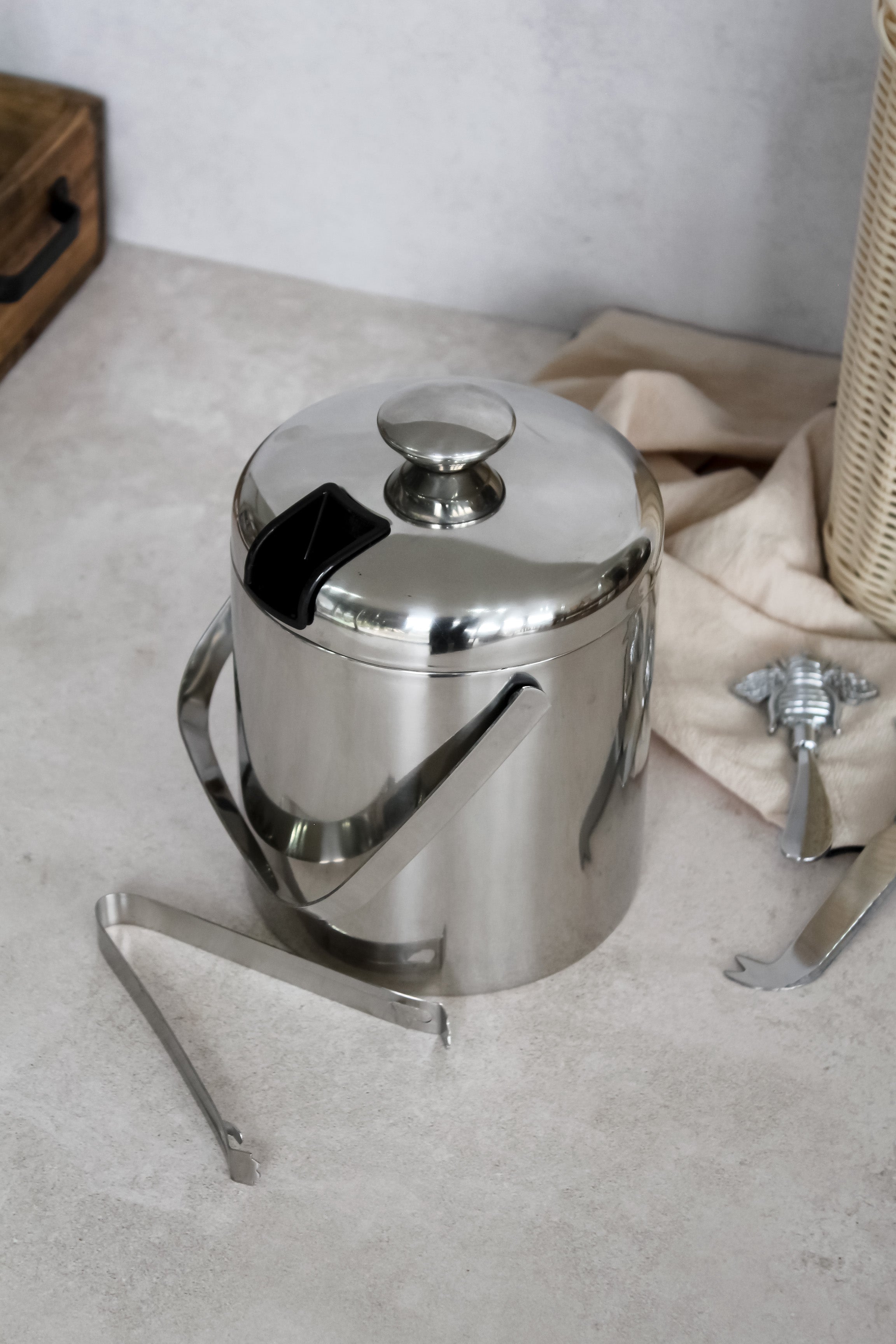 Hielera Acero Plateada con Pinza