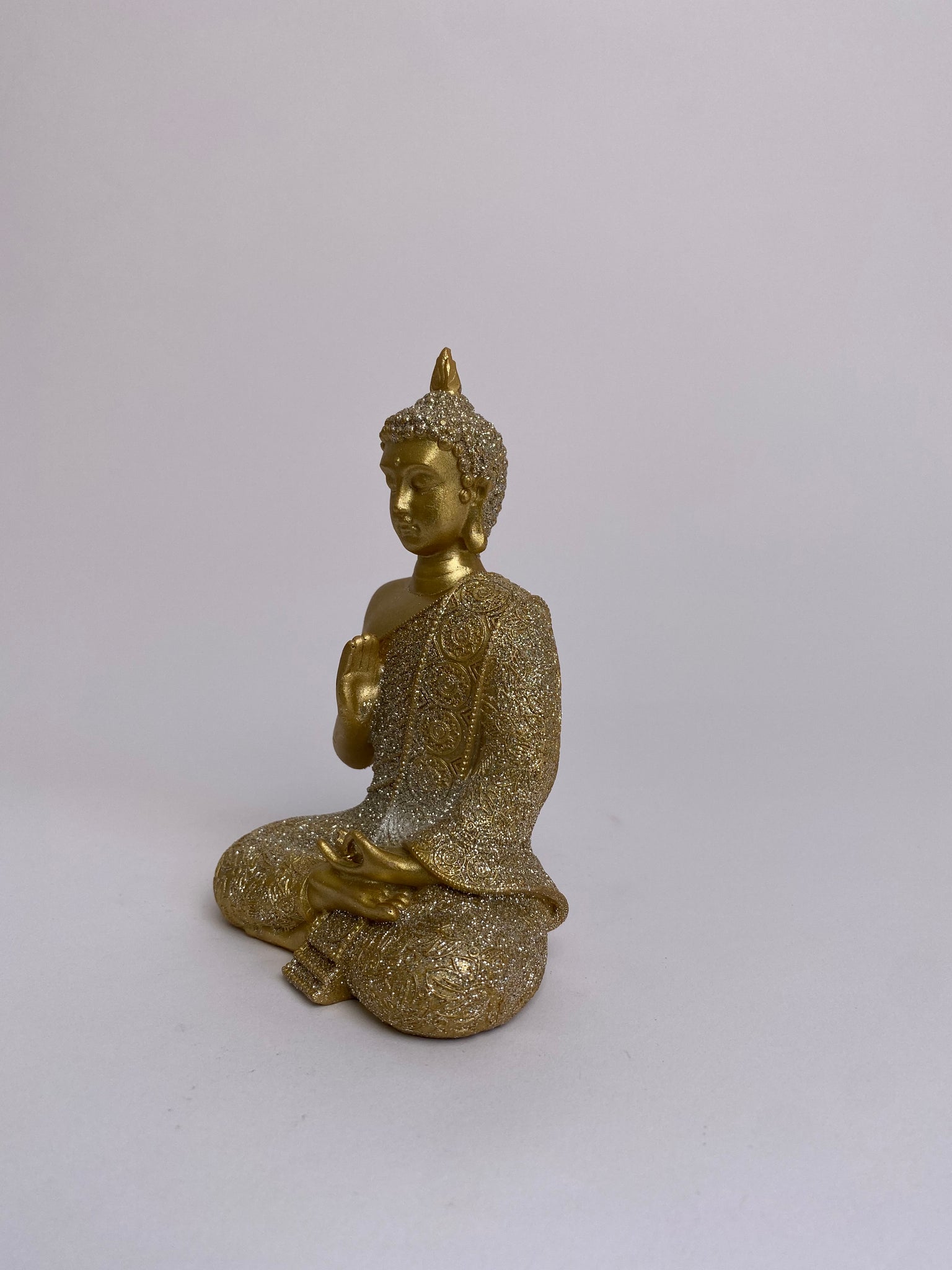 Buda Dorado Brillante Meditando